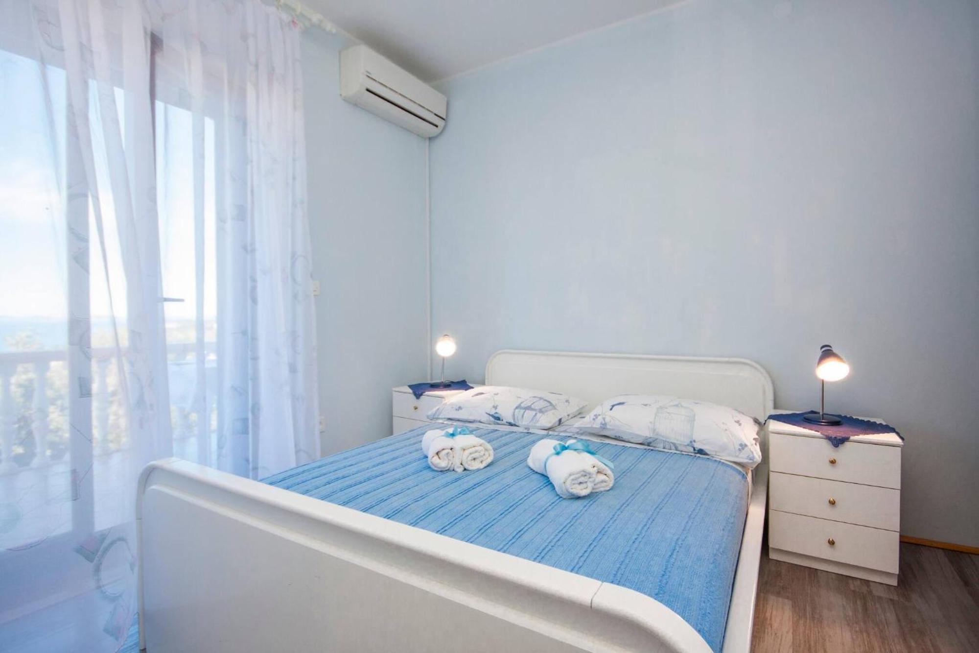 Family Apartments & Rooms Mikelin 普利莫顿 外观 照片